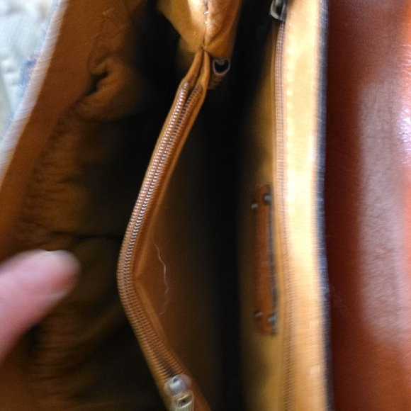 Patricia Nash Floral Embroidered Tan Leather Crossbody Bag - Picture 5 of 9